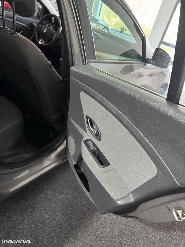 Renault Mégane 1.5 dCi Dynamique S - 12