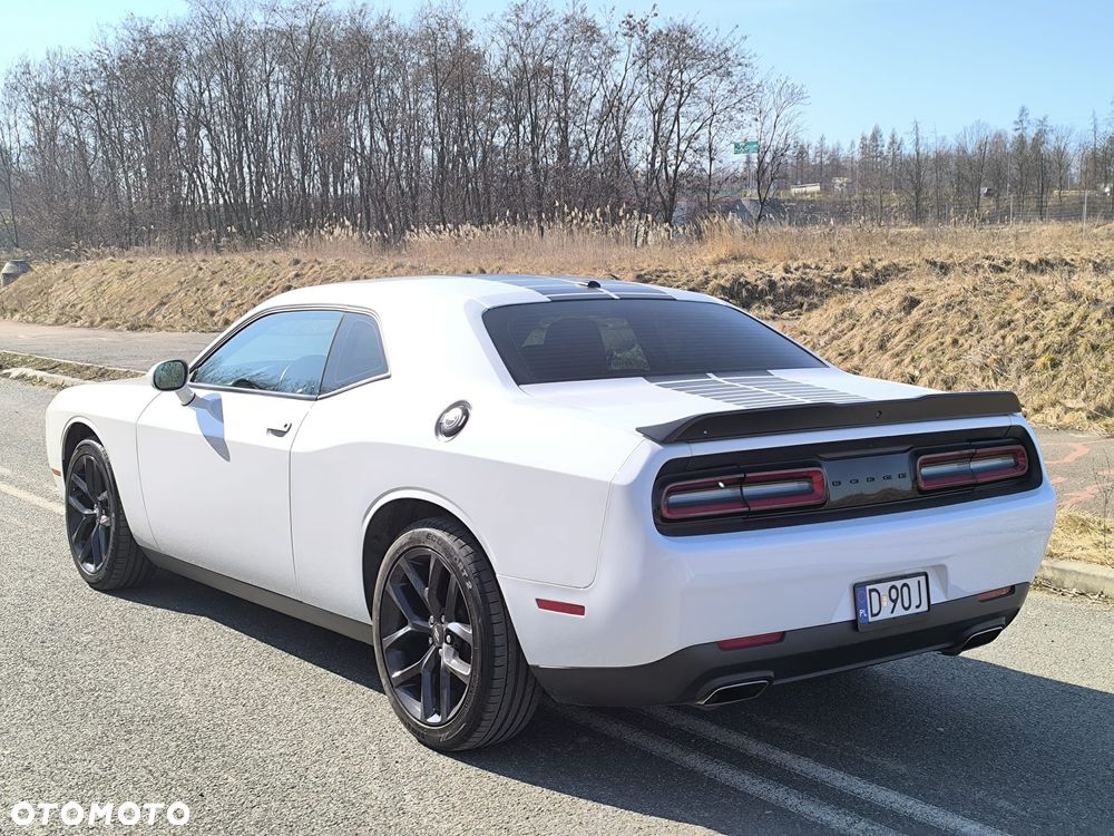 Dodge Challenger - 7