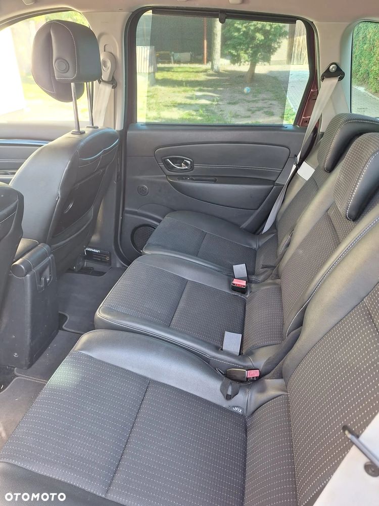 Renault Grand Scenic - 12