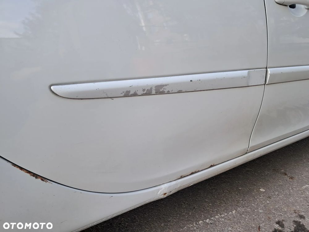Renault Clio 1.5 dCi Alize - 8