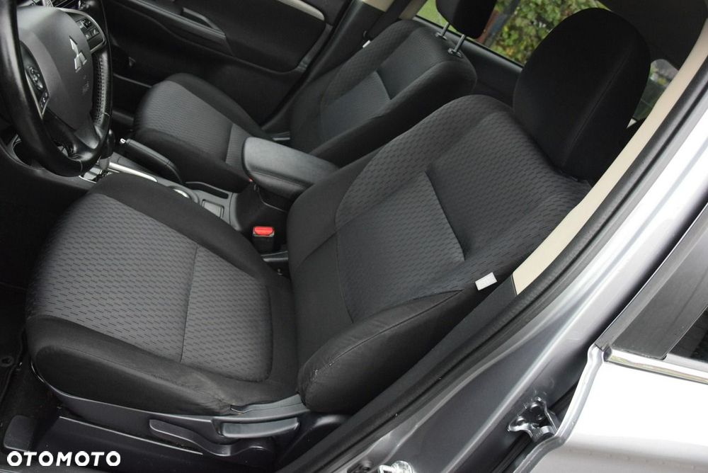 Mitsubishi Outlander 2.0 4WD Invite - 30