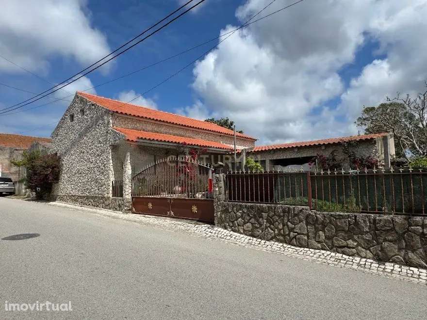 Moradia térrea com jardim e sótão amplo, no Campo, Caldas da Rainha – - Grande imagem: 3/21