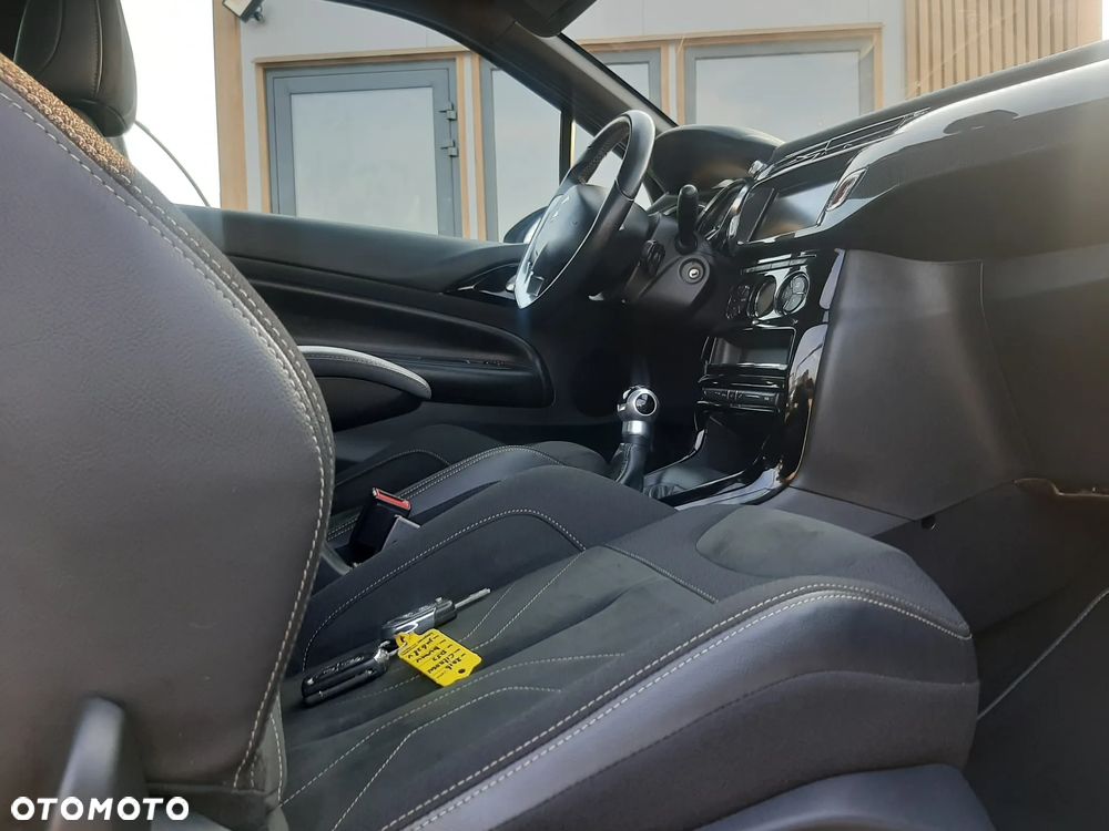 Citroën DS3 BlueHDi 100 SoChic - 26