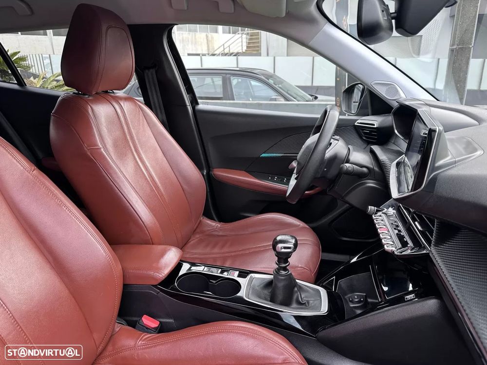 Peugeot 2008 PureTech 130 Allure Pack - 54