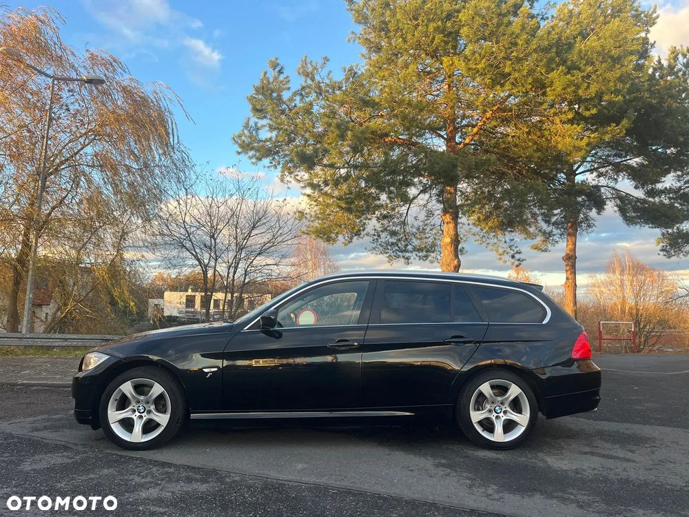 BMW Seria 3 318d DPF Touring - 9