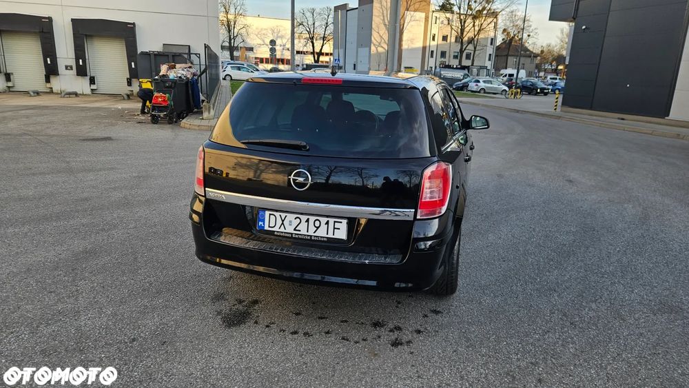 Opel Astra 1.6 150 Jahre - 9