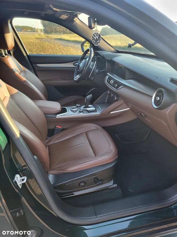 Alfa Romeo Stelvio - 13