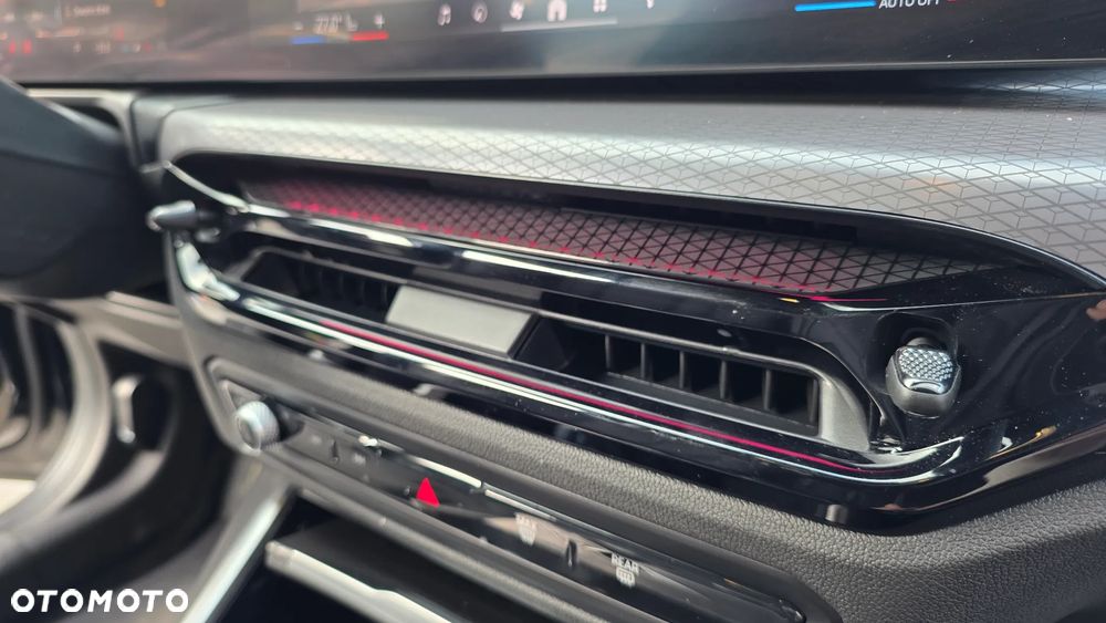BMW Seria 3 330i xDrive M Sport sport - 21