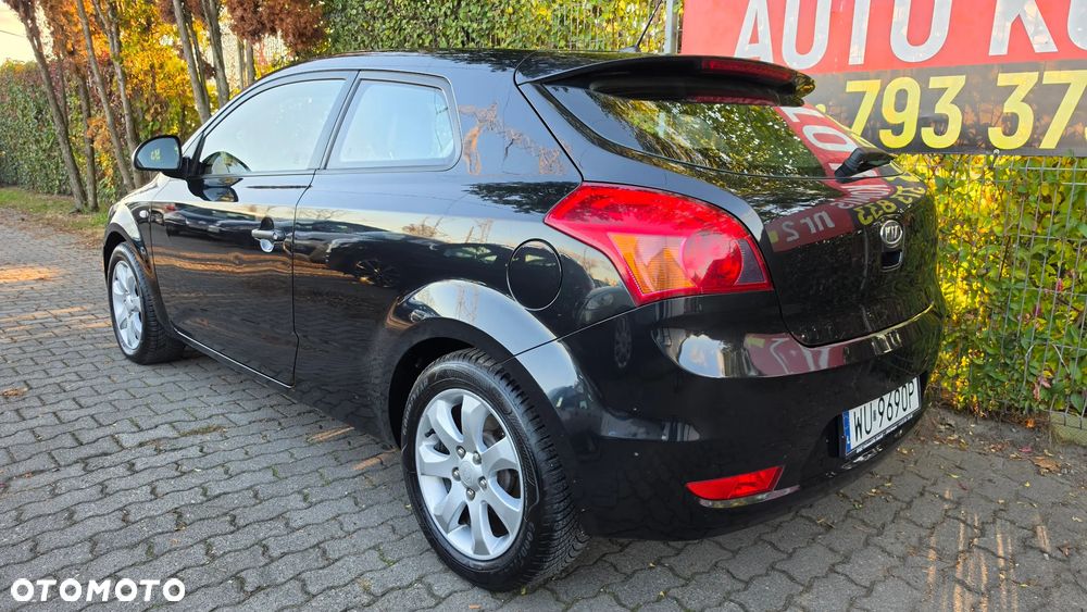 Kia Ceed - 28