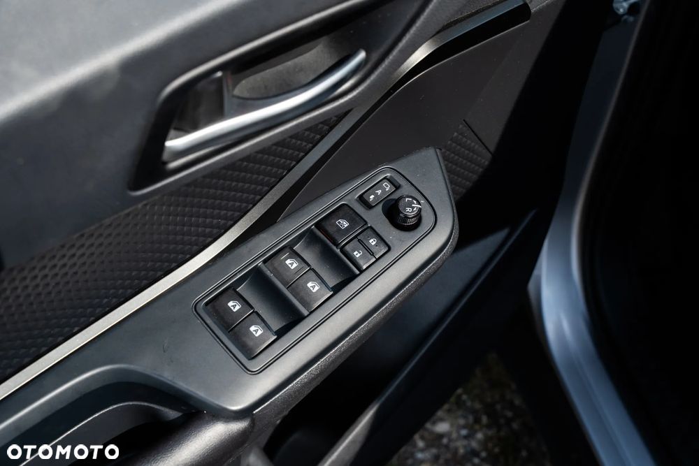 Toyota C-HR Business-Edition - 22