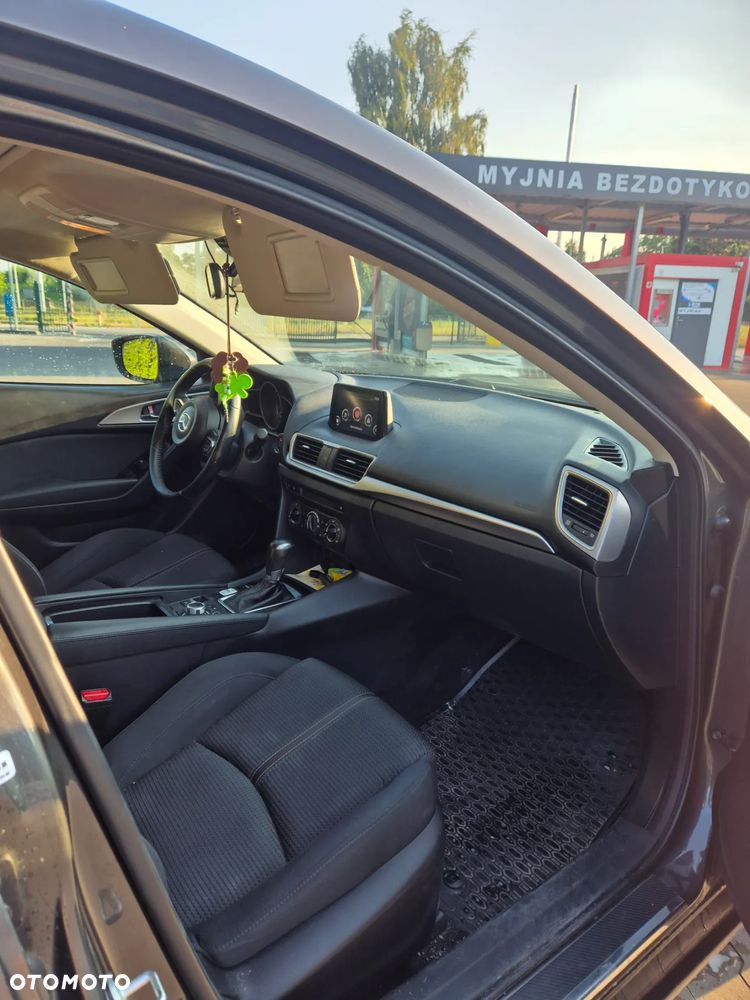 Mazda 3 - 8