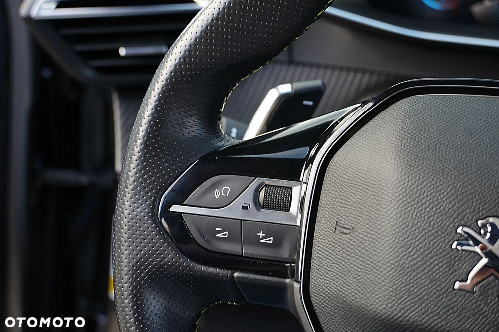 Peugeot 2008 PureTech 130 EAT8 GT - 18