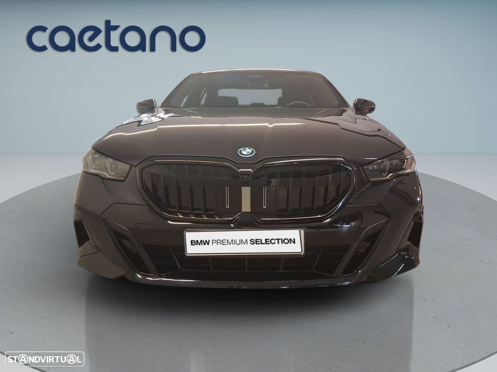 BMW 530 e Pack Desportivo M - 2