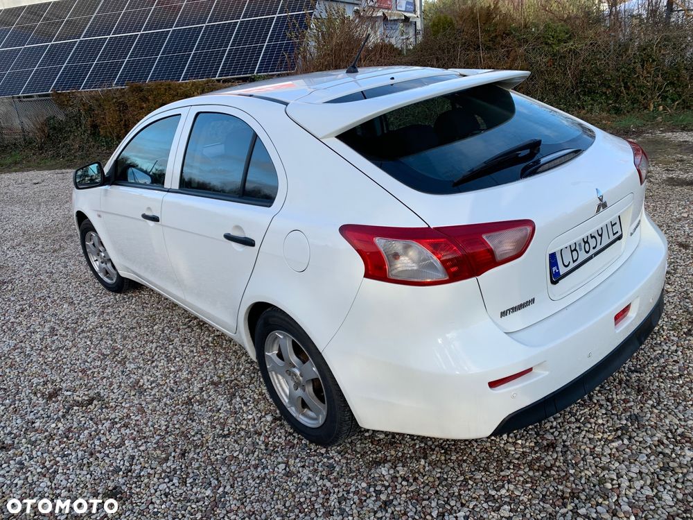 Mitsubishi Lancer 1.5 - 9