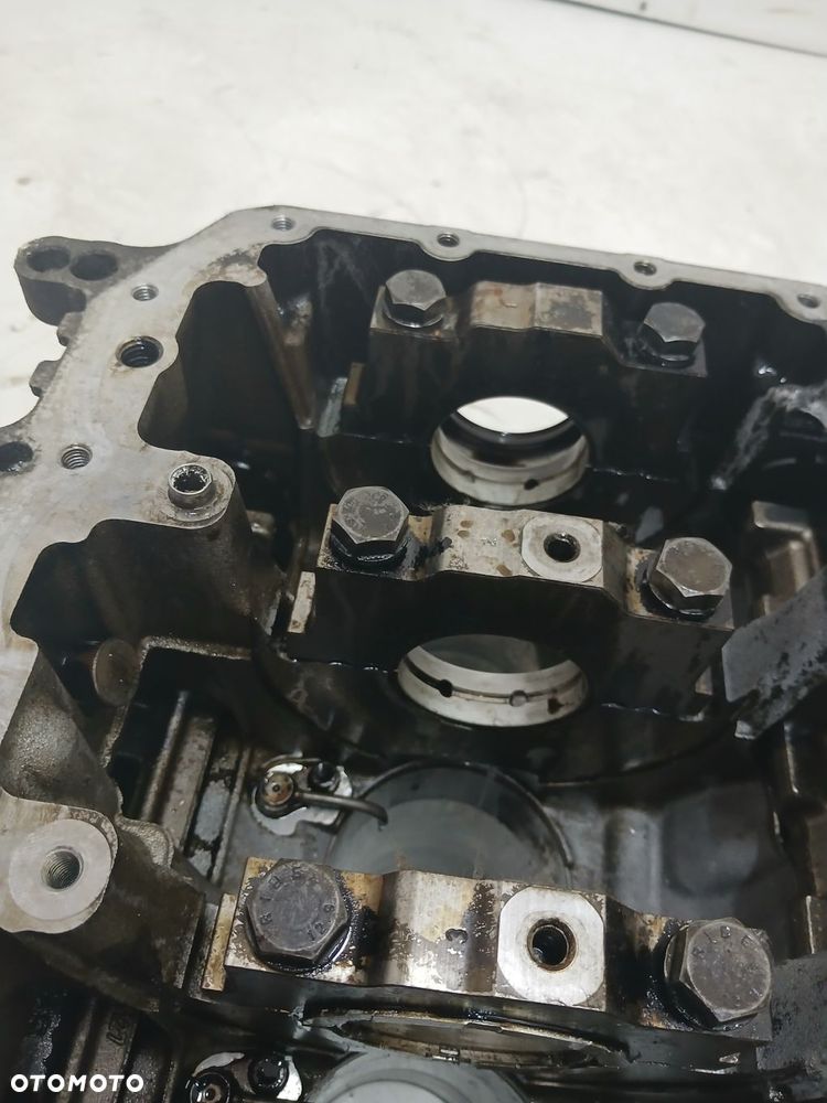 BLOK SILNIKA BMW E90 E91 N47D20C OE 7811138 - 15