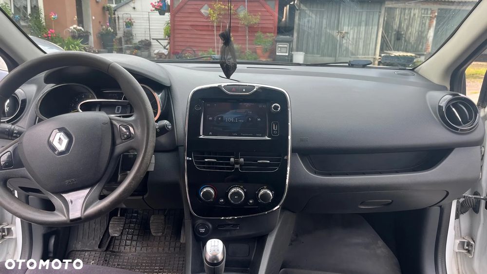 Renault Clio - 8