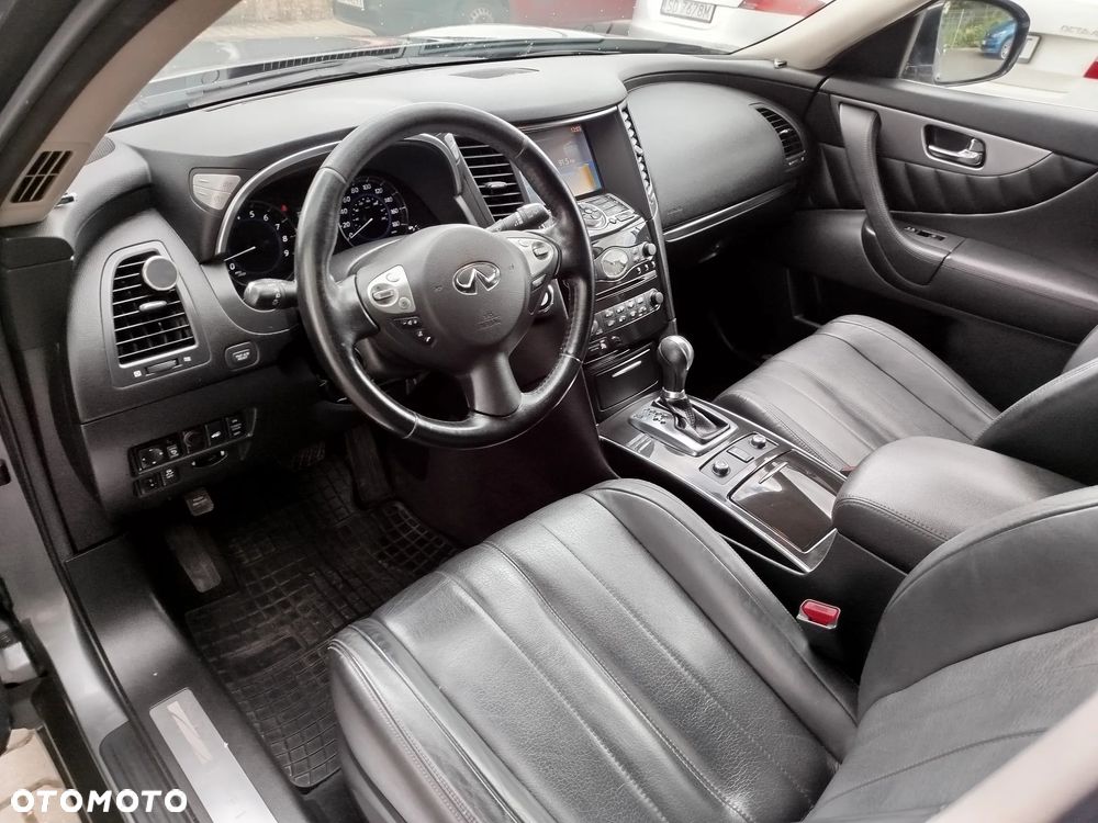 Infiniti QX70 3.7 S - 12