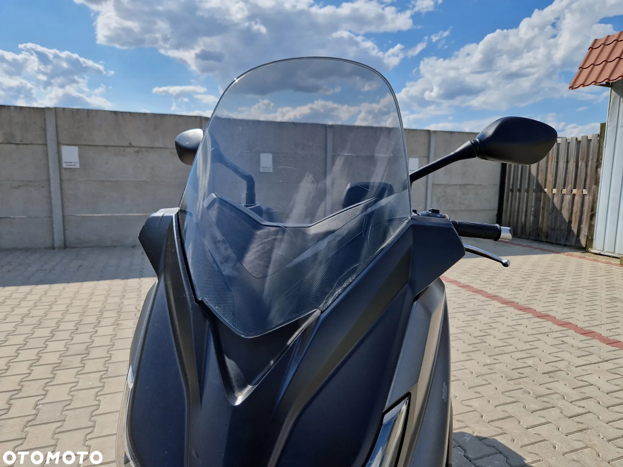 Yamaha X-max - 16