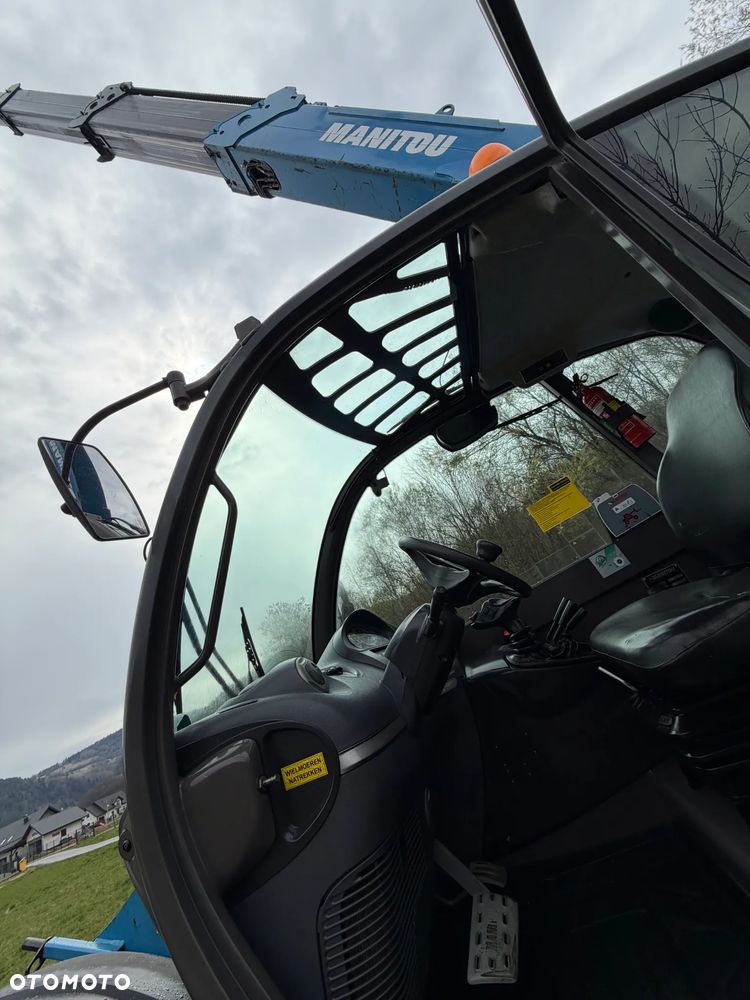 Manitou MT1840. Ładowarka Teleskopowa 18 metrów wysuw! UDŹWIG 4 TONY! Przebieg 2600 mtg. jak Nowa z SALONU. 2016 rok. z Norwegii z Gospodarstwa rolnego! Silnik PERKINS Turbo 110 km. Aktualne Serwisy w Dekra. Nowy Model sterowane wszystko z 1 dżojstika. Ani deka luzów czy wycieku. OKAZJA! Jazda REWERS + 4 biegi. Skręt 3 tryby. Wyjście Hydrauliczne pod przyczepę i oświetlenie, Poziomowanie ośi stabilizatory! Wyjścia Hydrauliczne na maszt! Okazja - 34