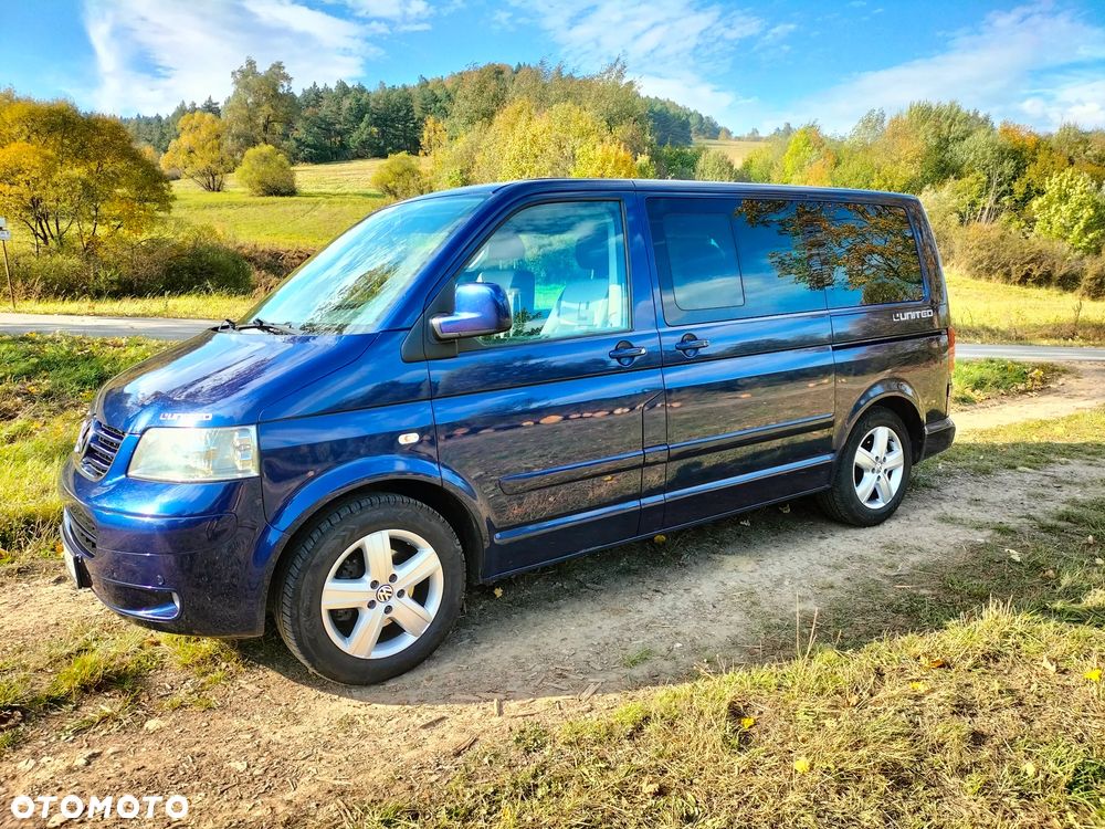 Volkswagen Multivan - 1