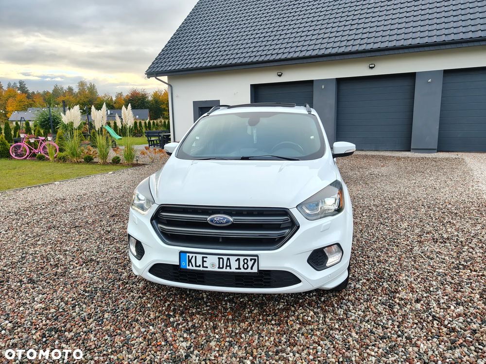 Ford Kuga 1.5 EcoBoost ST-LINE - 32