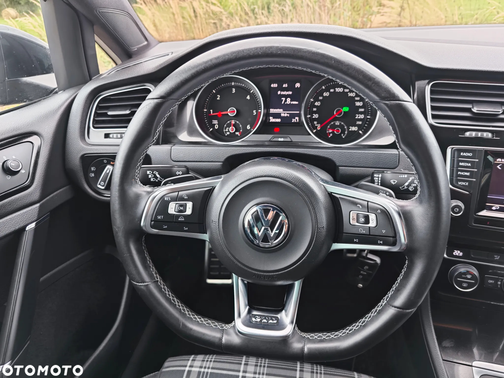 Volkswagen Golf GTD 2.0 TDI SCR DSG - 11