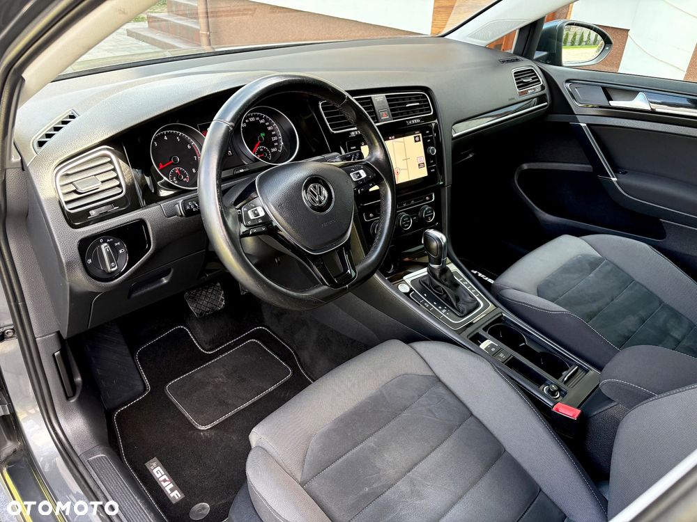 Volkswagen Golf - 31