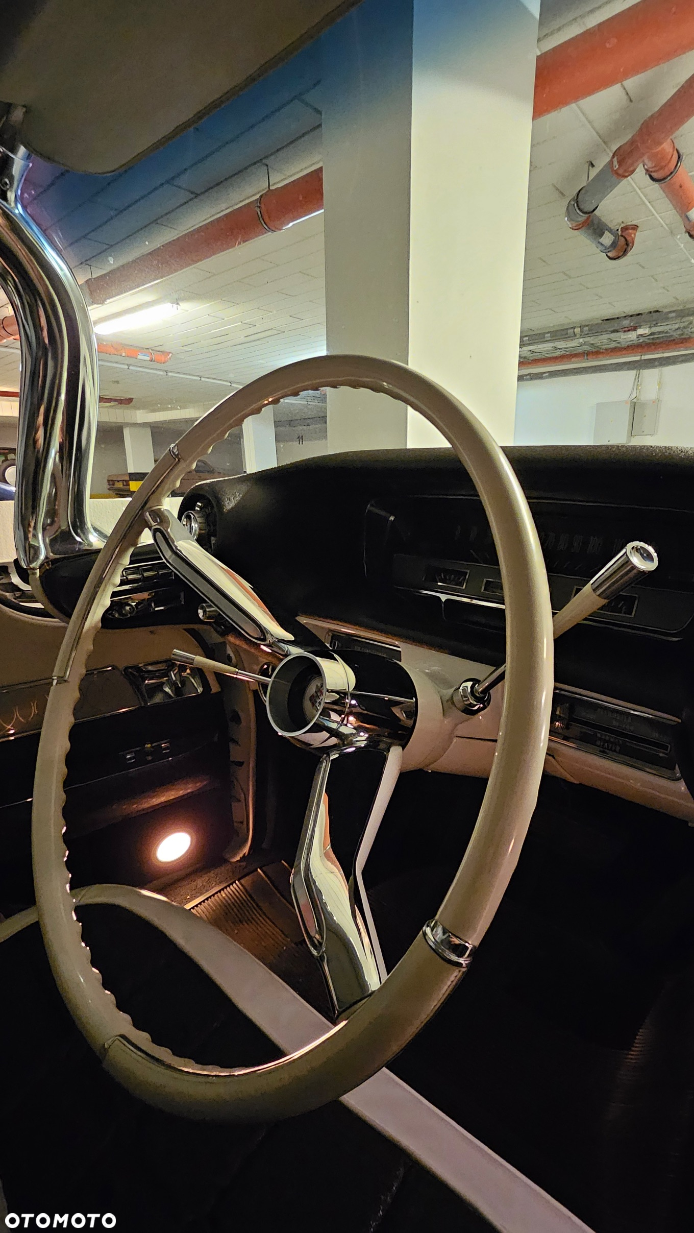 Cadillac Deville - 28
