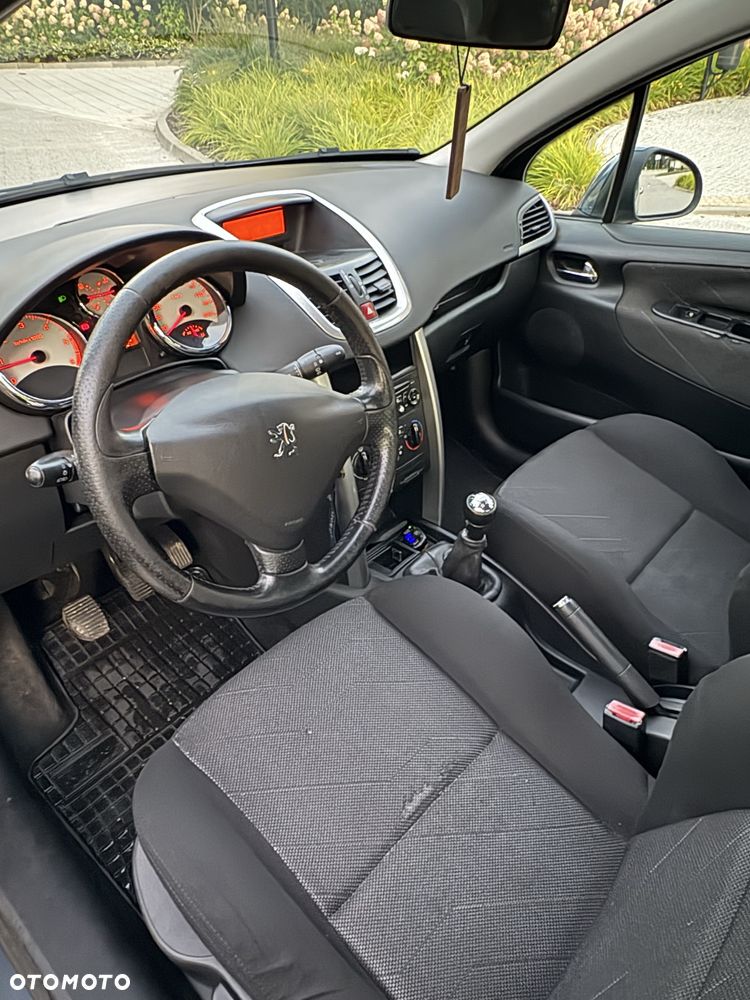 Peugeot 207 - 6