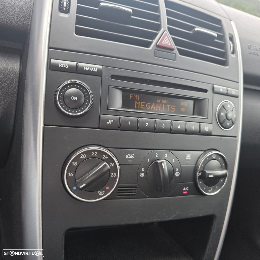 Mercedes-Benz A 180 - 23