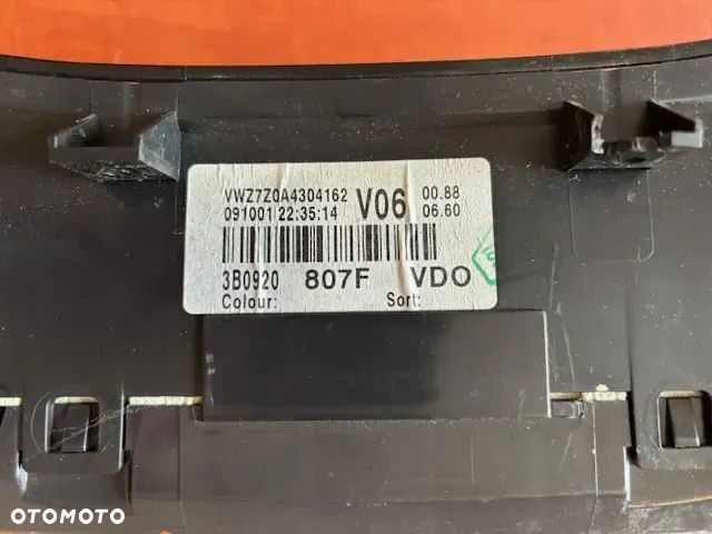 LICZNIK ZEGARY VOLKSWAGEN VW PASSAT B5 3B0920806A 09051940090 3B0919861BX 3B0920927A 3B0920826A 3B0920829A 3B0920806A 3B1919860C 3B0919861 3B0920807F - 16