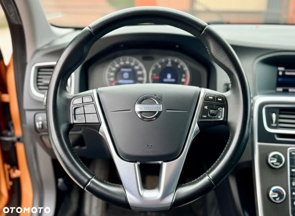 Volvo V60 D3 Geartronic Summum - 15
