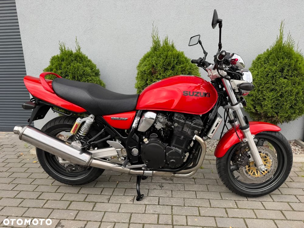 Suzuki GSX - 2
