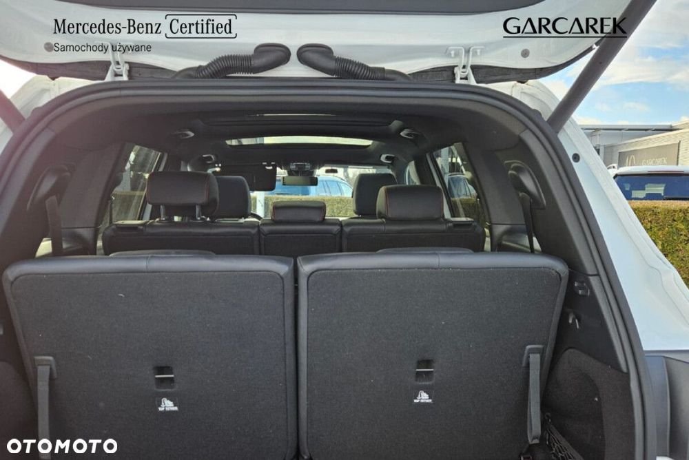 Mercedes-Benz GLB - 10