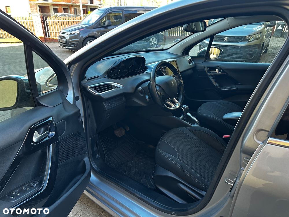 Peugeot 208 PureTech 100 EAT8 Allure Pack - 5