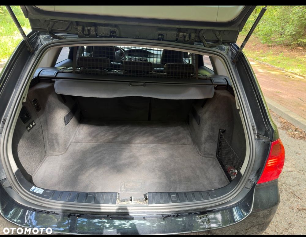 BMW Seria 3 330i - 13