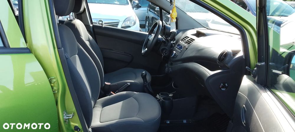 Chevrolet Spark 1.0 LT - 15