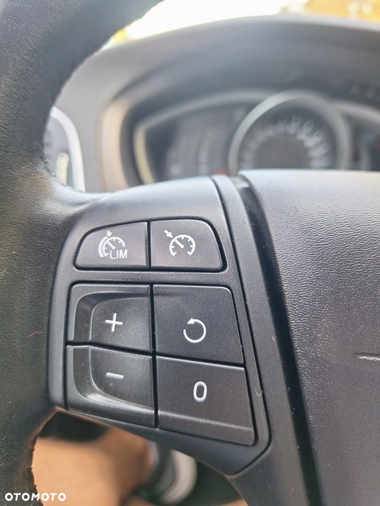 Volvo V40 D2 Kinetic - 29