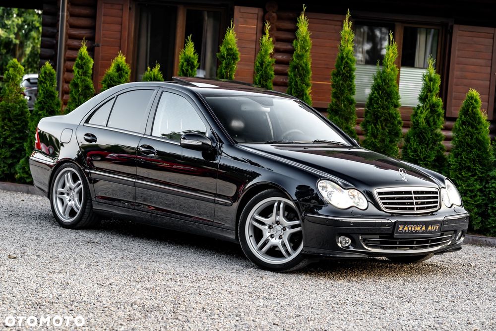 Mercedes-Benz Klasa C 320 4Matic Avantgarde Sport Edition - 6