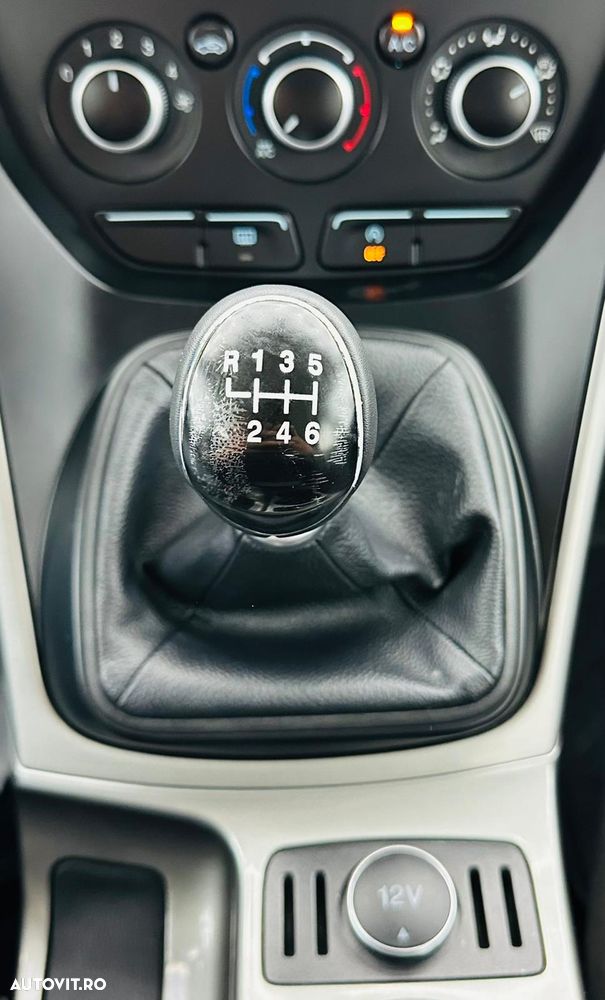 Ford Kuga 1.6 EcoBoost 2x4 Trend - 24