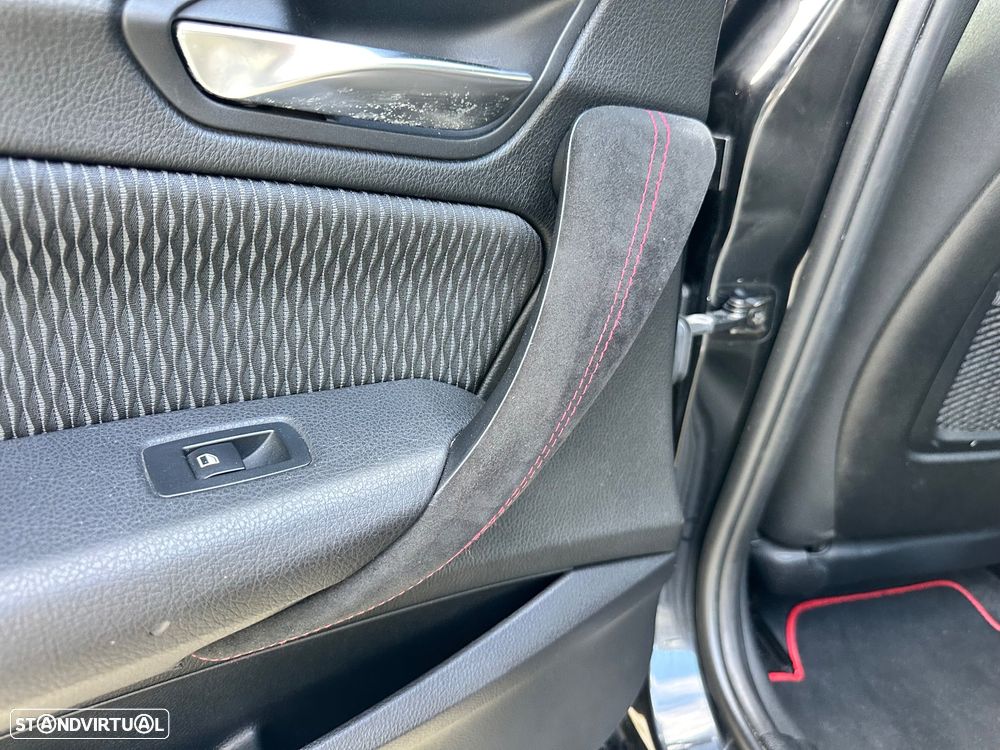 BMW 116 d Pack M - 32