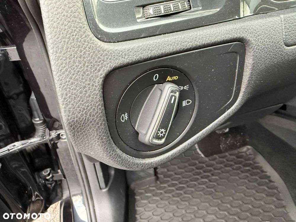 Volkswagen Golf 1.6 TDI BMT Comfortline - 12