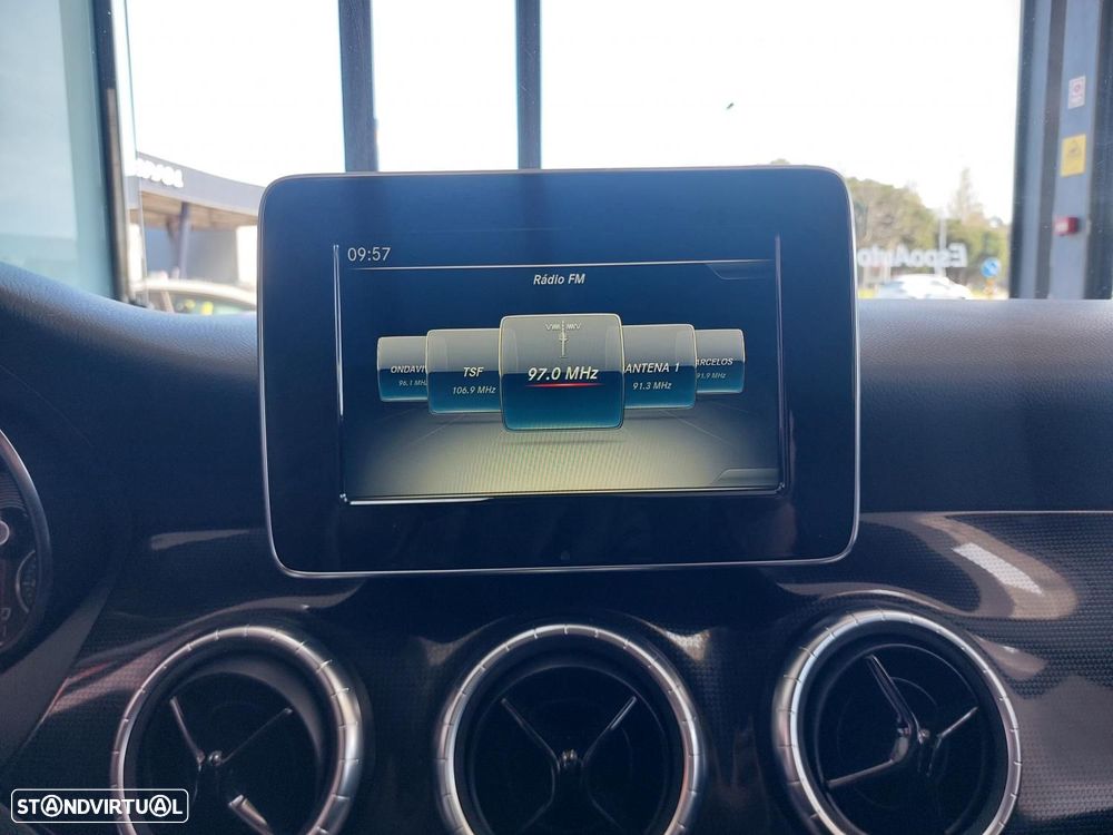 Mercedes-Benz CLA 180 d Shooting Brake - 32