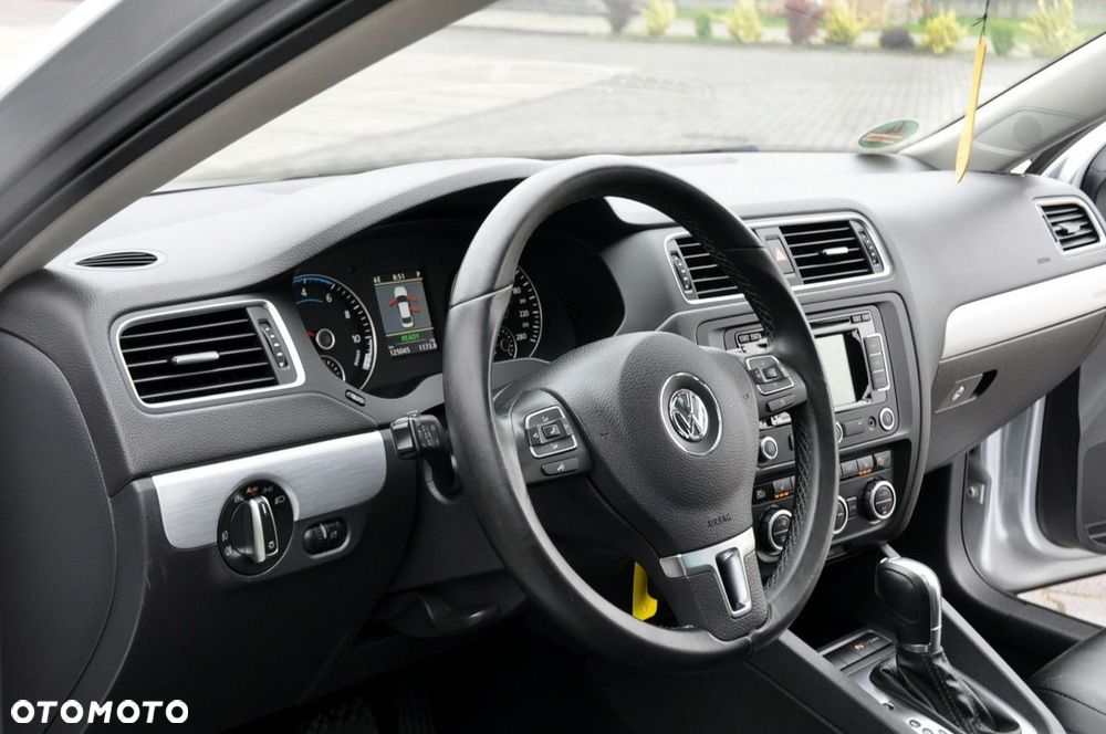 Volkswagen Jetta - 22