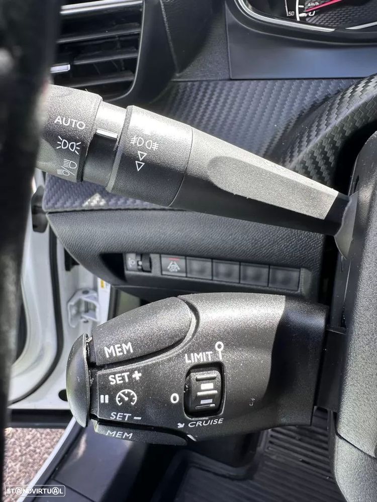 Peugeot 2008 1.5 BlueHDi Style - 42