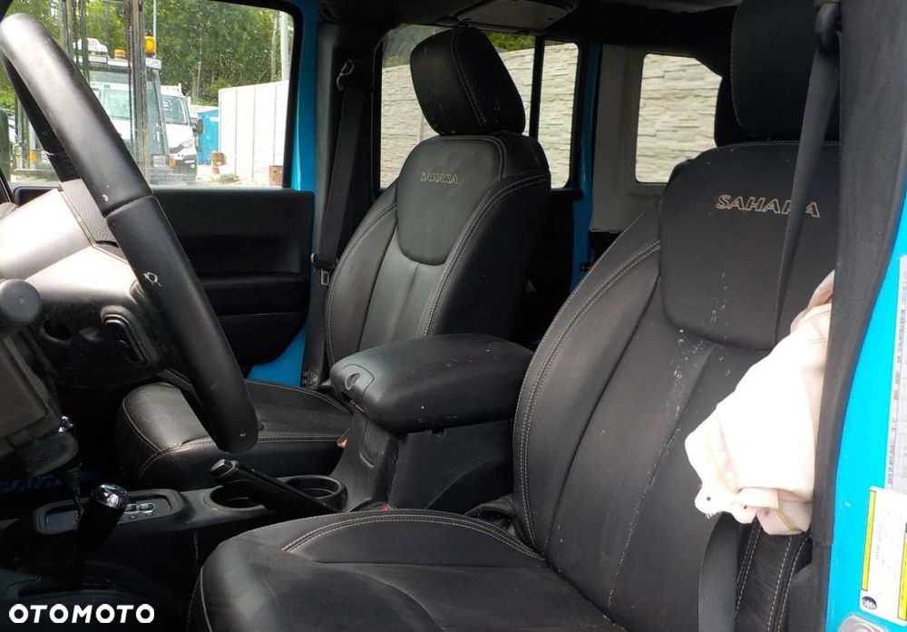 Jeep Wrangler 2.8 CRD Unlim Sahara - 24