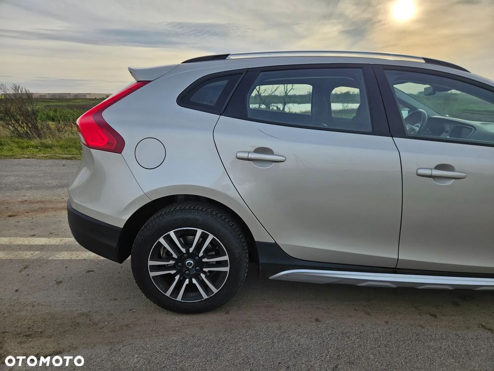 Volvo V40 T3 Drive-E Momentum - 8