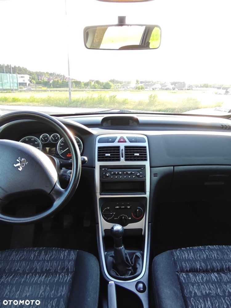 Peugeot 307 1.4 XR - 10