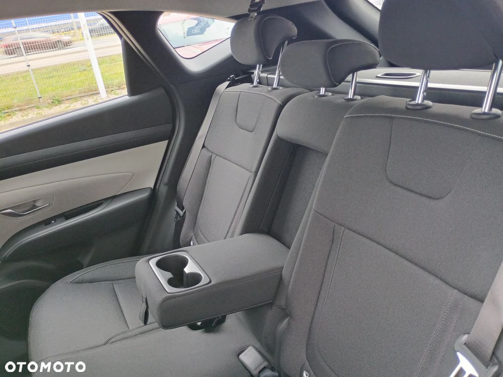 Hyundai Tucson 1.6 T-GDi HEV Modern 2WD - 16