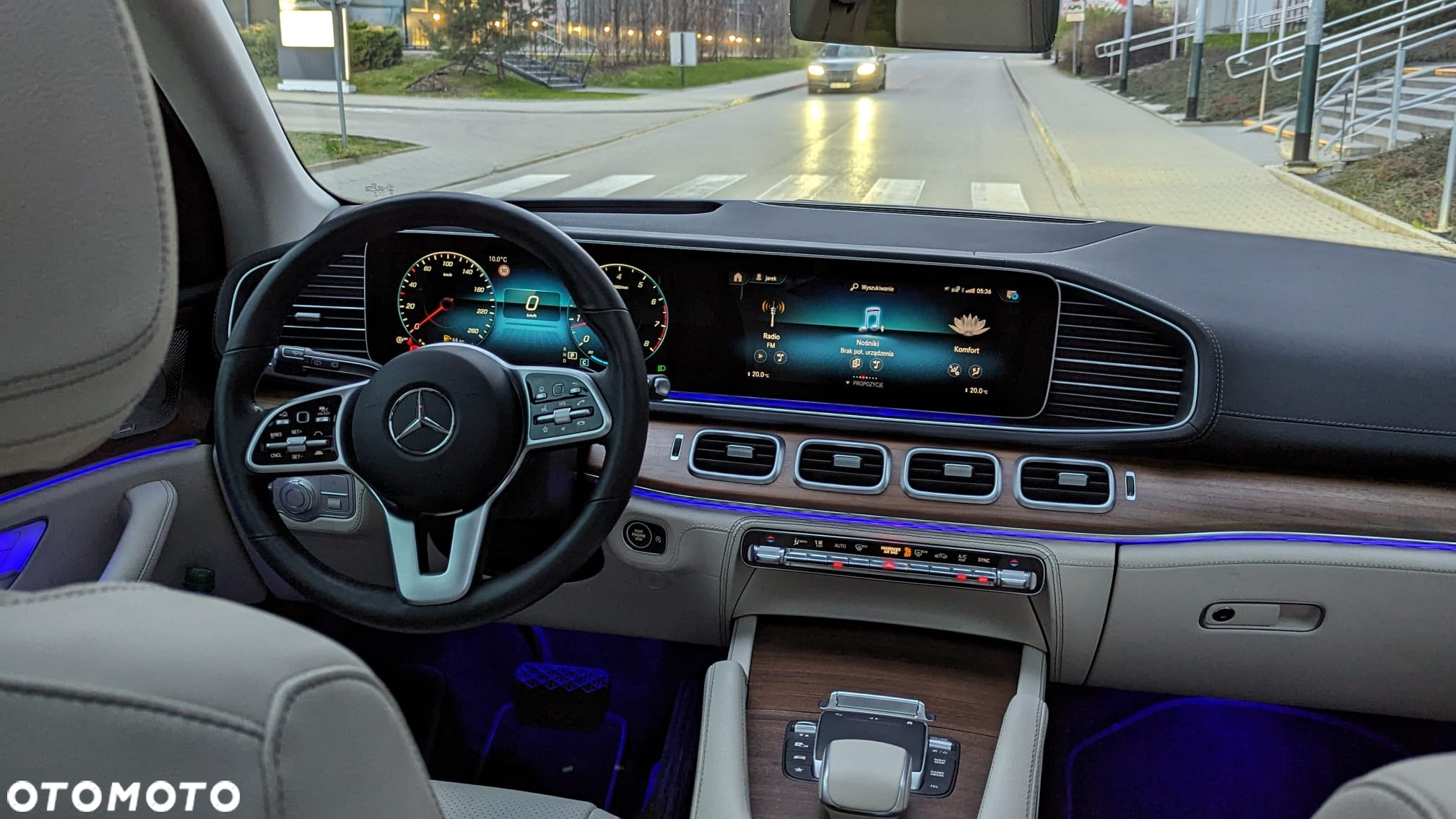 Mercedes-Benz GLE - 38